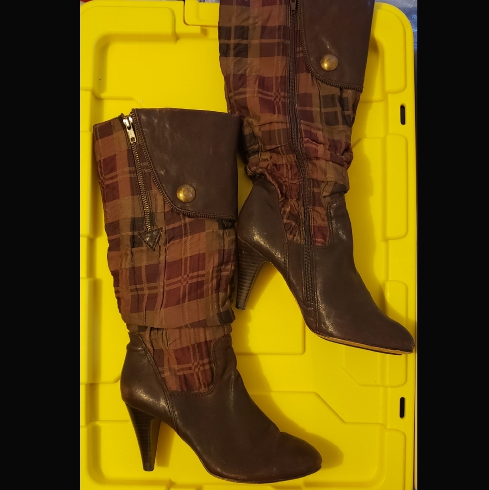 Brown/Patterened Boots